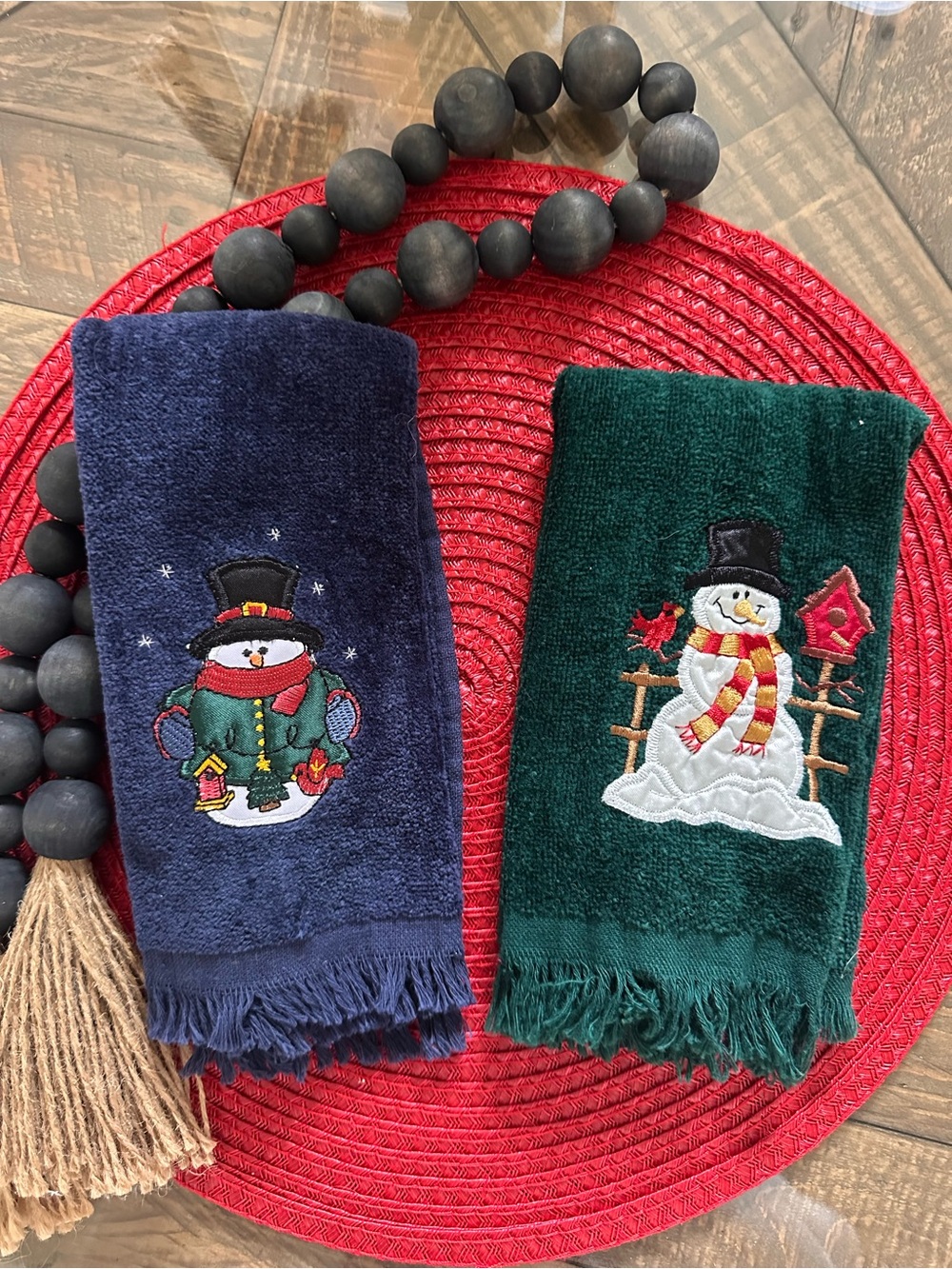 Set 2 Kohls Snowman Blue Green Hand Towels Bathroom Festive Embroidery Winter